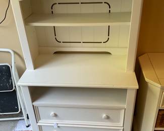 Smaller 2 piece Hutch