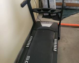 Top Of The Line Treadmill Everything Works Great And In Excellent Condition 