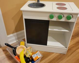 Cute Kids Kitchen With Play Food Included 