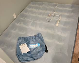Full Size Air Bed With Built In Pump 