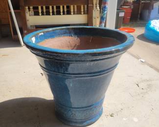 Large And Heavy Planter No Cracks 