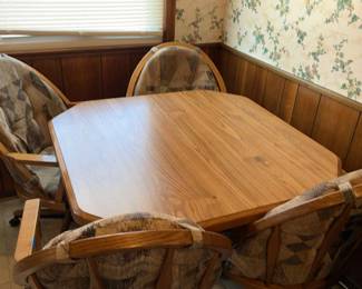 Octagonal Kitchen Table With 4 Rolling Chairs