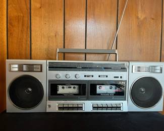Vintage Realistic Modulette 602 Cassette Player Radio