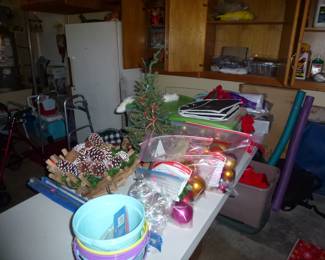 HERE ARE SOME MORE CHRISTMAS DECORATIONS