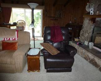 THE GREAT RELAXING RECLINER,BEAUTIFUL CONDITION