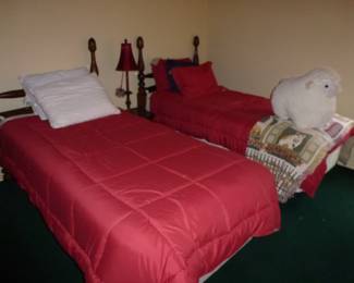 even a big lamb! nice lamp too