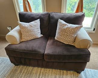 Loveseat 