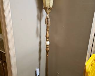 Heavy floor lamp