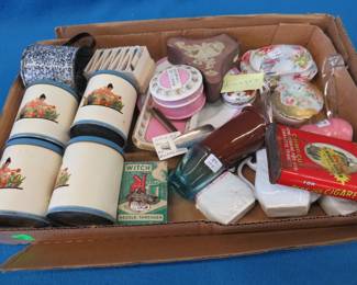 Lot 495. Collectible smalls from an antique dealer