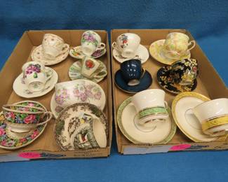 Lot 40. 12 teacups