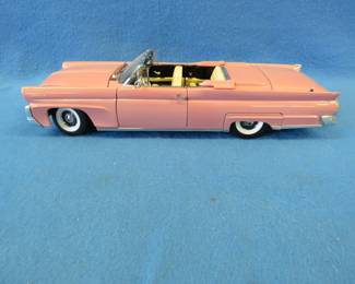 Lot 403. Sun Star 1958 Lincoln Continental Mark III.&nbsp; 1:18 scale die-cast car.