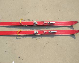 Lot 473. Vintage children's downhill skis