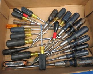 Lot 47. Screwdrivers