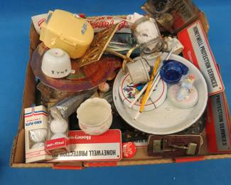 Lot 39. Collectible smalls