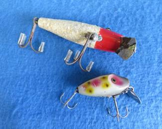 Lot 432. Vintage Pflueger 3 1/8" Palomine Sparkle Flitter lure with glass eyes, Hedden 1 5/8" Midget Digit