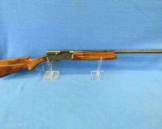 Lot 25. Browning A5 Light 12 semi-auto 12 gauge shotgun.&nbsp; Ser. No. 27877PR211.&nbsp; Includes 3 Invector choke tubes.