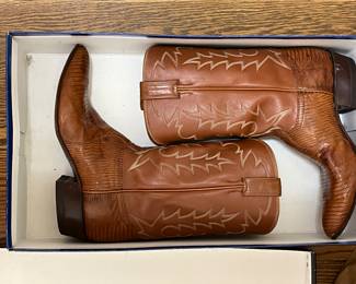Tony Lomas size 8 women’s boots