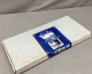 Blue Jacket Laughing Whale Sloop Model Kit