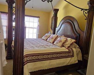 This king size bed is large!