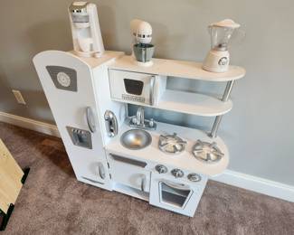 Play Kitchen and Accessories