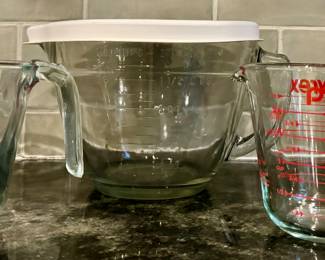 Pyrex & Pampered Chef Measuring Cups