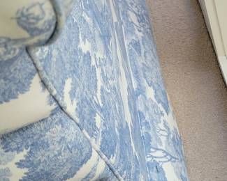 ETHAN ALLEN COUNTRY CLASSIC ROLLED ARM IN "FRENCH TOILE DE JOUY" QUALITY LIKE NEW $300