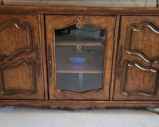 SOLID WOOD TV/ENTERTAINMENT STAND $150
