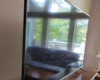 VIZIO SMART  TV 65" 4K UHD-TV $125.00 WITH REMOTE