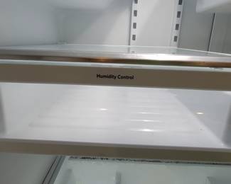 WHIRLPOOL FRENCH DOOR OVER DOUBLE DOUBLE DRAWER WITH MULTIPLE INSERT DRAWERS INSIDE. ICE AND WATER WORK. CLEAN LIKE NEW $500.00