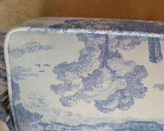 ETHAN ALLEN COUNTRY CLASSIC ROLLED ARM IN "FRENCH TOILE DE JOUY" QUALITY LIKE NEW $300