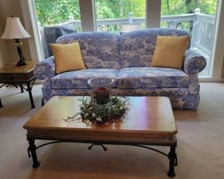 ETHAN ALLEN COUNTRY CLASSIC ROLLED ARM IN "FRENCH TOILE DE JOUY" QUALITY LIKE NEW $300