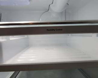 WHIRLPOOL FRENCH DOOR OVER DOUBLE DOUBLE DRAWER WITH MULTIPLE INSERT DRAWERS INSIDE. ICE AND WATER WORK. CLEAN LIKE NEW $500.00