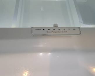 WHIRLPOOL FRENCH DOOR OVER DOUBLE DOUBLE DRAWER WITH MULTIPLE INSERT DRAWERS INSIDE. ICE AND WATER WORK. CLEAN LIKE NEW $500.00