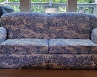 ETHAN ALLEN COUNTRY CLASSIC ROLLED ARM IN "FRENCH TOILE DE JOUY" QUALITY LIKE NEW $300