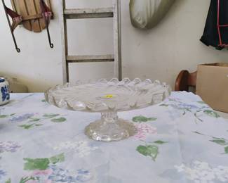 Heavy etched cake plate