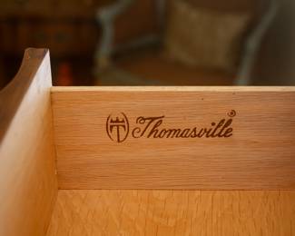 4-Piece Thomasville Bedroom Set — Full Bed, Chest of Drawers, Nightstand, and Dresser