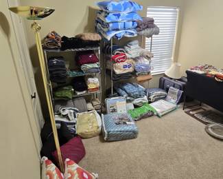 Many new sheet sets in the package. 