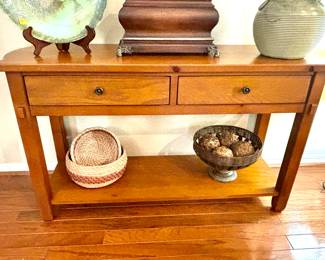 Broyhill console table
