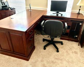 L shaped executive desk