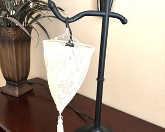 Boudoir lamp