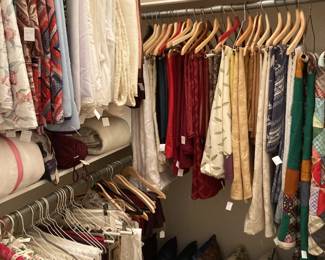 Many runner, table clothes, pillows