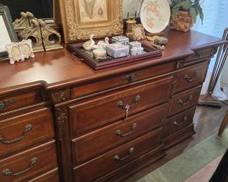 Another dresser
