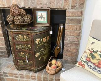 Small 3-drawer chest
