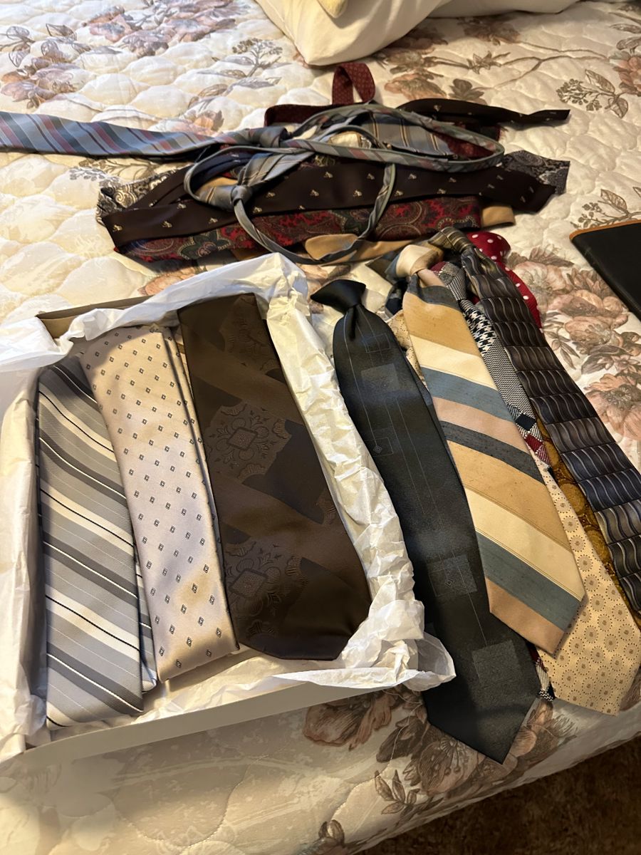 Packed Mid Century Home Filled With Treasures... starts on 10/11/2024