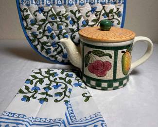 YoungStyled Tea Pot Warmer wMatching Towel 3 pcs