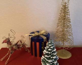 Christmas Tree Candle Gift Box Gold Tone Wire Tree And Reindeer Gift Box
