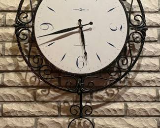 HOWARD MILLER CHIMING WALL CLOCK - WORKING!