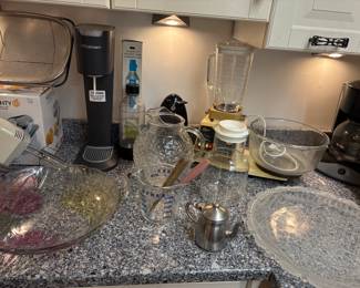 KITCHEN APPLIANCES 
