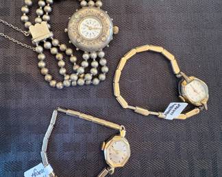 LADIES VINTAGE WATCHES 