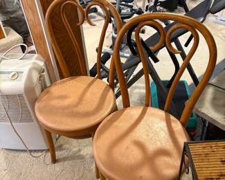 VINTAGE CHAIRS 